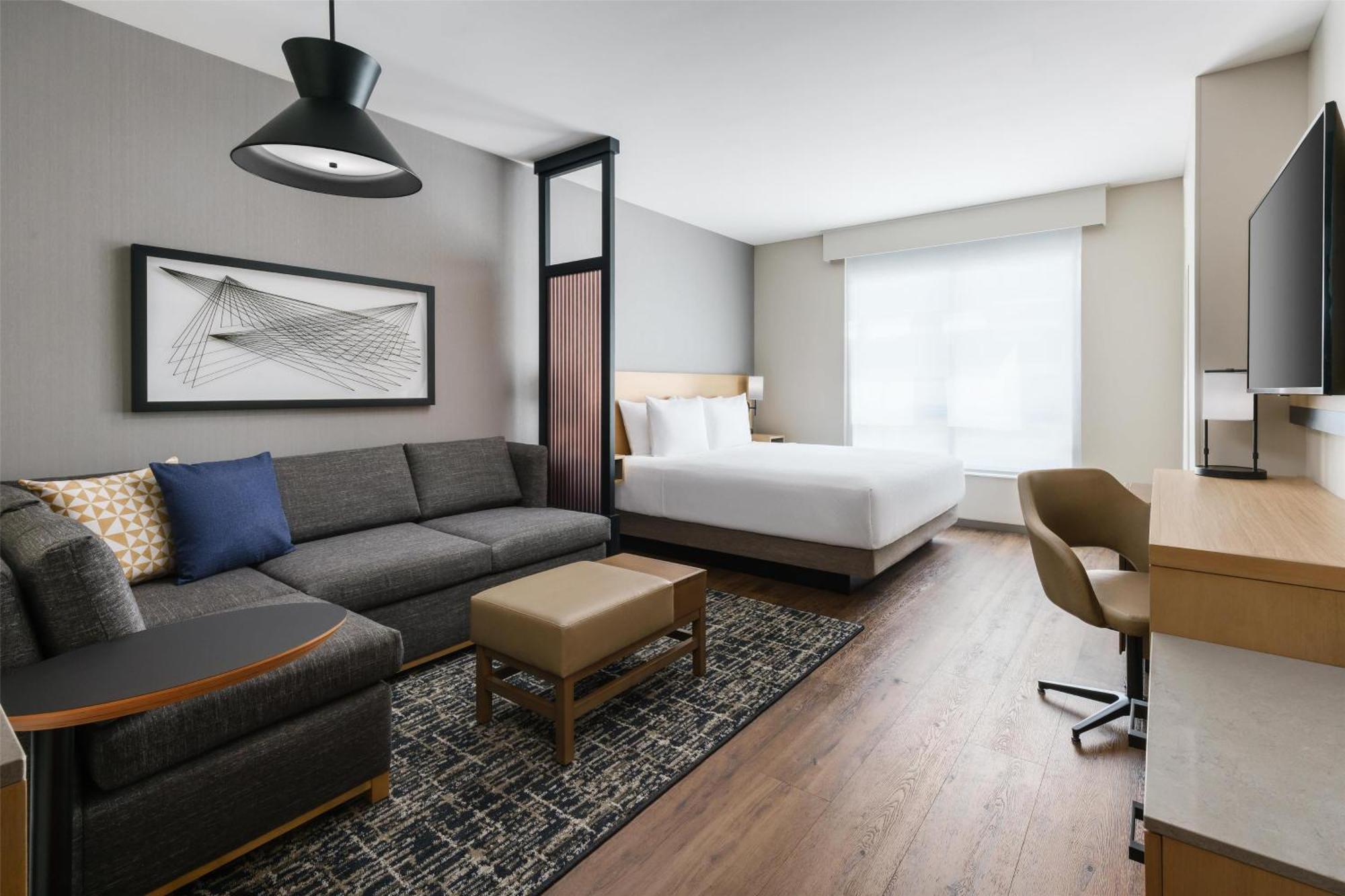Hyatt Place Hotel 3*